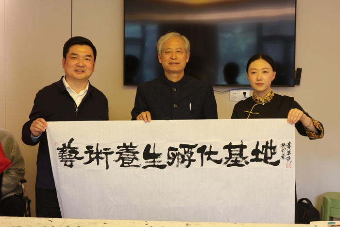 1698129934539832.jpg 640 (1).jpg